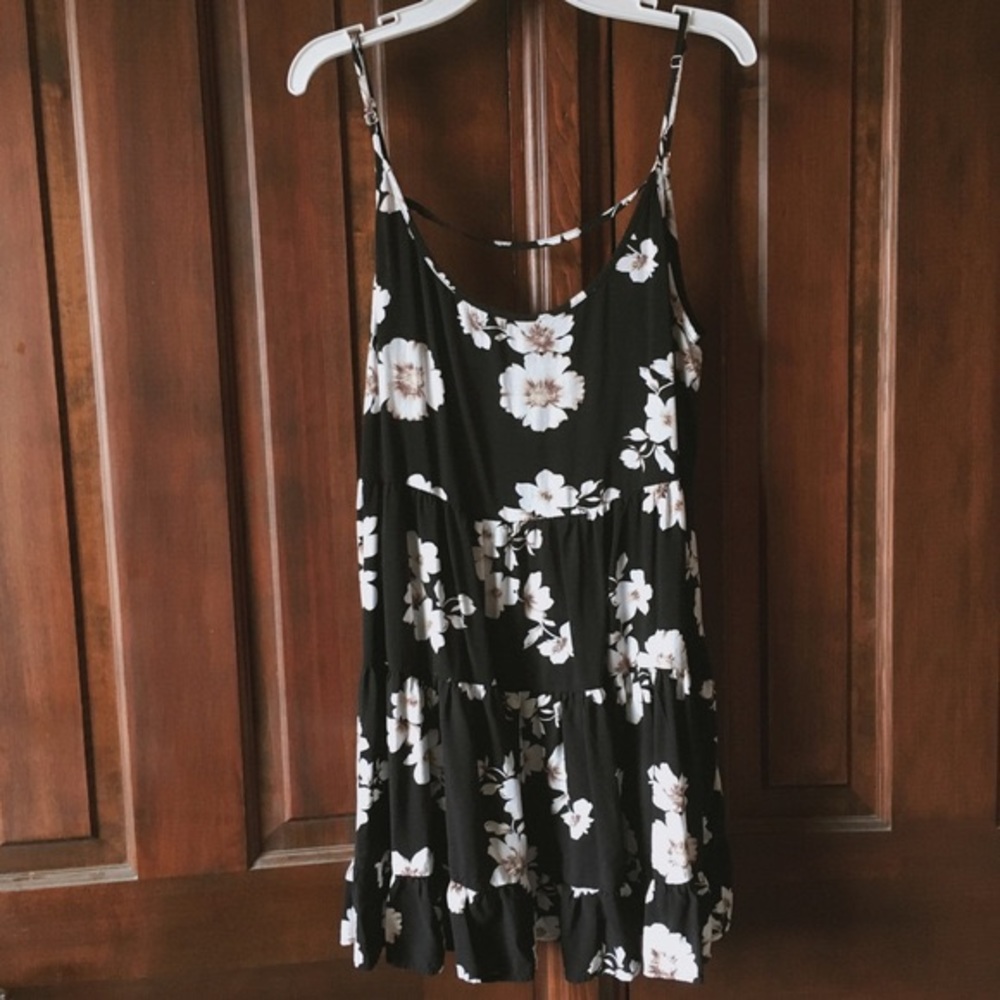 brandy melville black cherry jada
